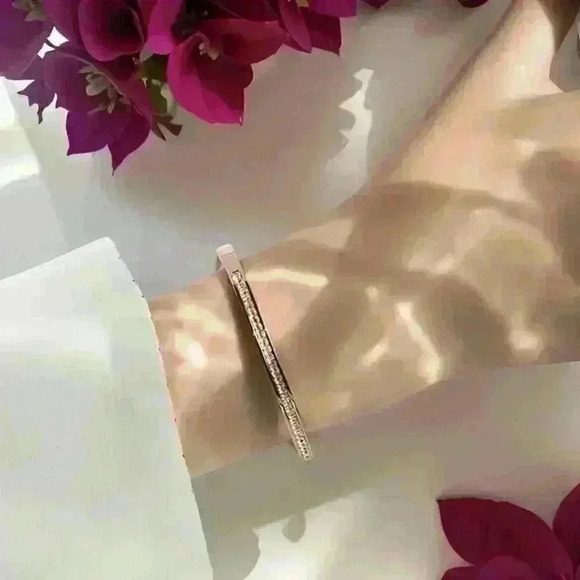 Rose Golden Inlaid Zircon Rhinestones Bangle - Picture 2 of 7